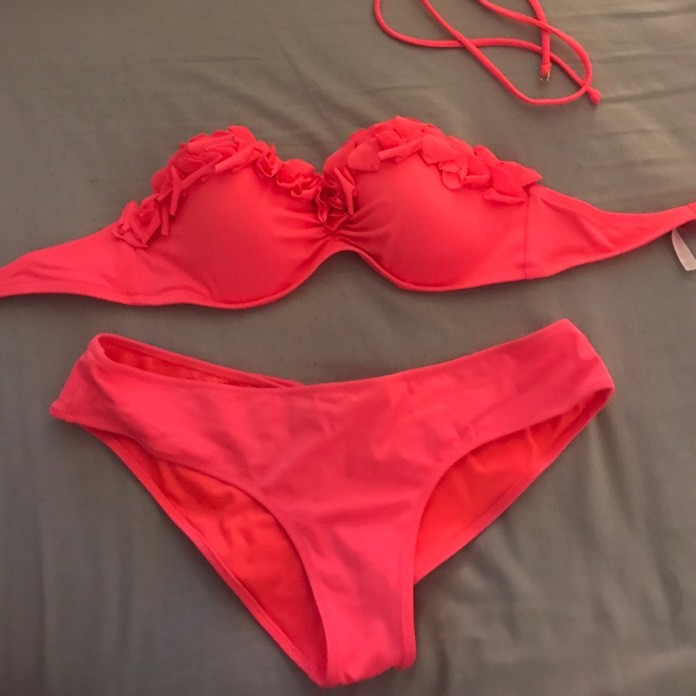 Ruffled bikini